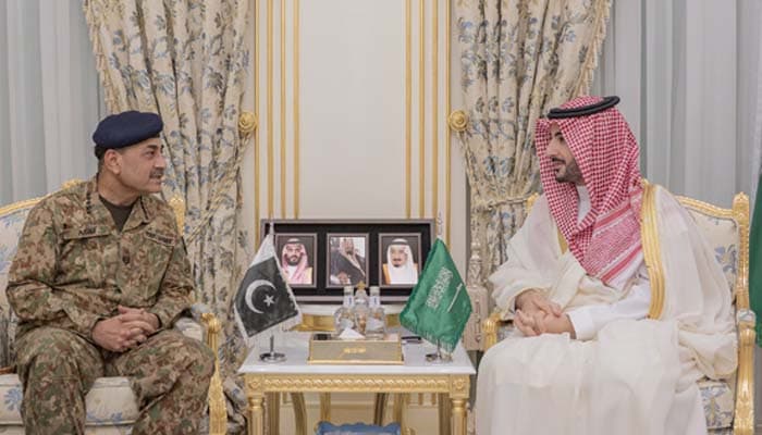 فیلڈ مارشل اور سعودی وزیر دفاع کی ملاقات، دفاعی تعاون جاری رکھنےکا عزم