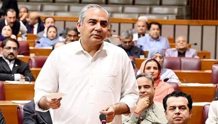 وفاقی وزیرداخلہ محسن نقوی نے سینیٹ اجلاس میں جے یو آئی کو  آڑے ہاتھوں لے لیا