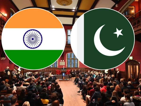 آکسفورڈ ڈیبیٹ میں پاکستانی طلبہ نے بھارتی پینل کو شکست دے دی