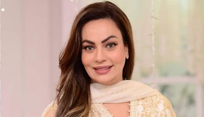 کئی مرتبہ مرد اداکاروں نے دھوکا دیا،سعدیہ امام کا انکشاف