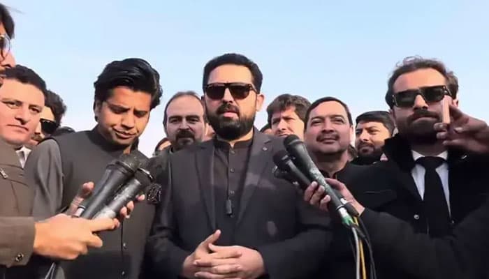 لاہور: سہیل آفریدی کی مرحوم کارکن کے گھر آمد، شکوہ کرنے پر سکیورٹی کا فیملی ممبر پر مبینہ تشدد