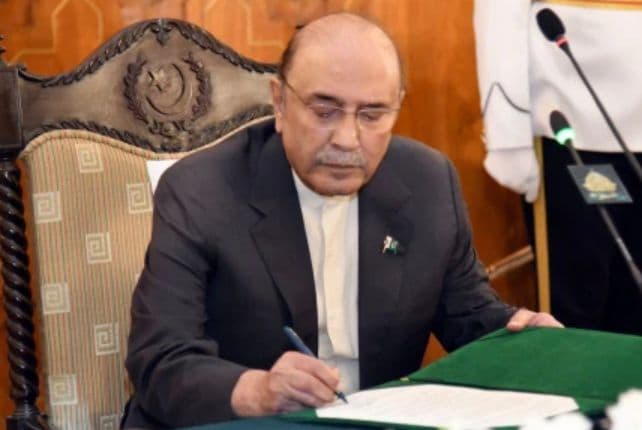 خیبر پختونخوا میں ایمرجنسی اور گورنر راج نافذ، صدر زرداری نے سمری پر دستخط کردیے