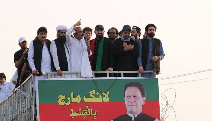 مذاکرات کی ناکامی کے بعد سہیل آفریدی کی قیادت میں لکی مروت سے پی ٹی آئی کے لانگ مارچ کا آغاز