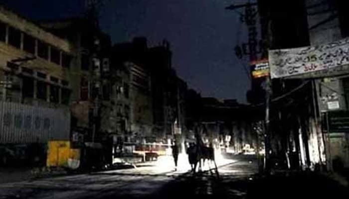 کراچی: شہر کے مختلف علاقوں میں غیراعلانیہ لوڈشیڈنگ سے شہری پریشان