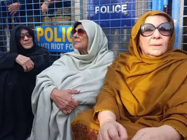 پنجاب حکومت نے بانی پی ٹی آئی کی بہنوں کی نظر بندی میں مزید توسیع کردی