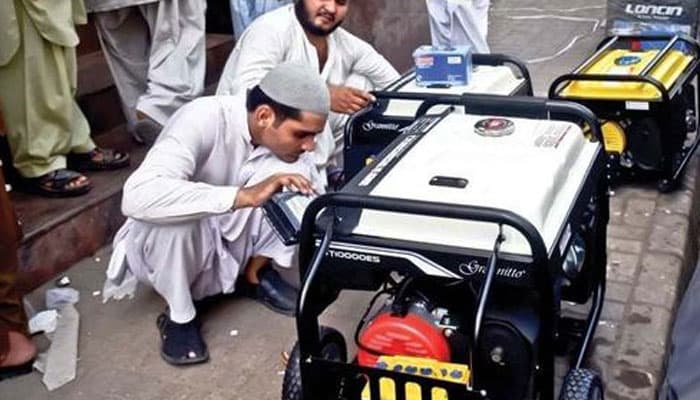 کراچی میں طویل اور غیر اعلانیہ لوڈشیڈنگ، کے الیکٹرک نے گیس کی عدم فراہمی کو وجہ قرار دیدیا