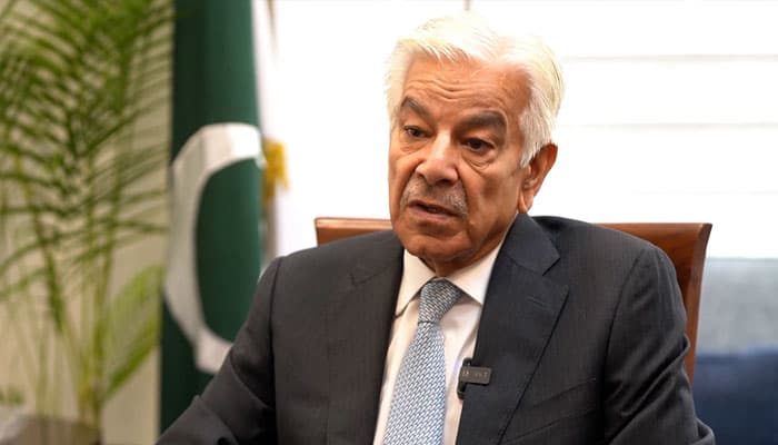 ڈی جی آئی ایس پی آر نے کے پی حکومت کو واضح پیغام دیا ہے کہ اب ایسا نہیں چلےگا: وزیر دفاع