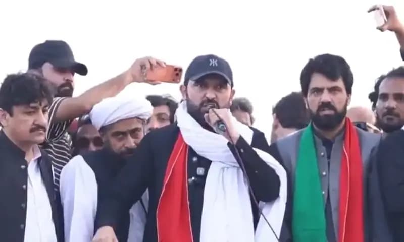 سہیل آفریدی کی قیادت میں پی ٹی آئی لانگ مارچ چارسدہ پہنچ گیا