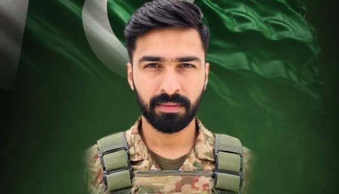 قلات اورگوادر میں فتنہ الہندوستان کے خلاف کارروائیاں ، 4 دہشت گرد ہلاک پاک فوج کے میجر وجاہت وحید شہید