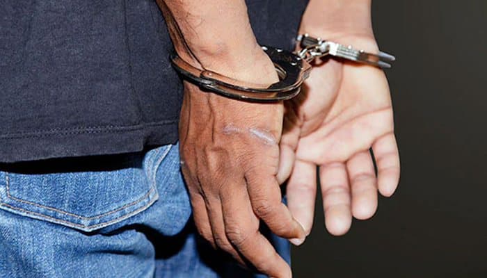 کراچی: 59 لڑکیوں کے موبائل فون لے کر فرار ہونے والا مرکزی ملزم گرفتار