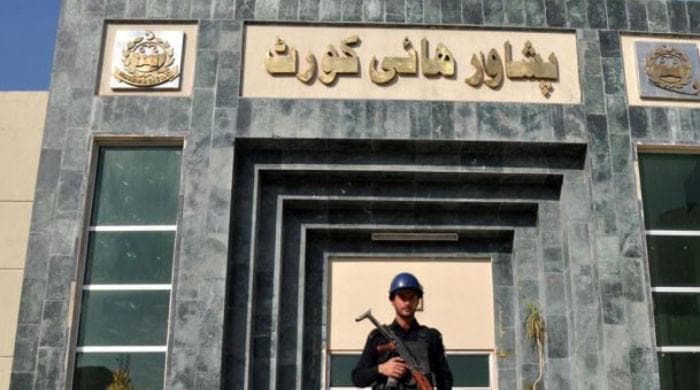 پی ٹی آئی نے گورنر راج اور ایمرجنسی کو پشاورہائیکورٹ میں چیلنج کردیا