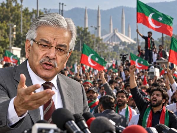 وزیر دفاع نے پی ٹی آئی سے 8 سوالات کے جواب مانگ لیے