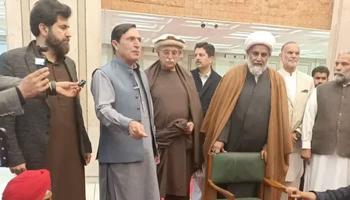 پی ٹی آئی کے پی حکومت بچانے اور عمران کیلئے ریلیف حاصل کرنے کا موقع گنوا بیٹھی