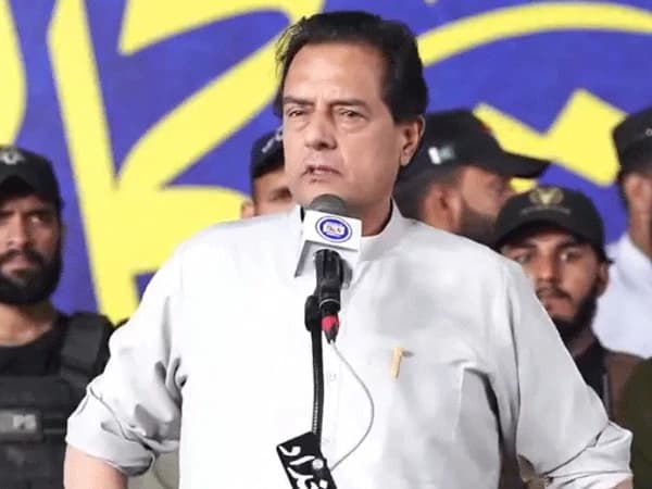 کیپٹن (ر) صفدر کے خواتین سے متعلق ریمارکس پر تنقید، مریم نواز کا رد عمل بھی آگیا